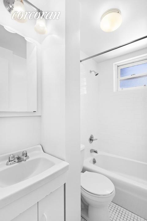 230 Excelsior St, Cincinnati, OH 45210 photo 4