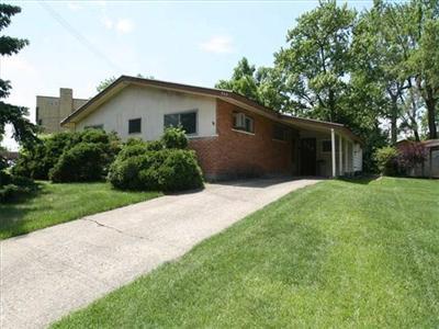945 Hollytree Dr, Cincinnati, OH 45231 photo 1
