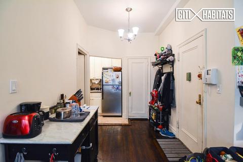 9811 Norcrest Dr, Cincinnati, OH 45231 photo 4