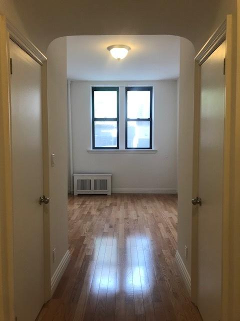 2354 Rohs St, Cincinnati, OH 45219 photo 2