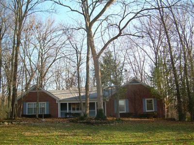 8452 Greenleaf Dr, Cincinnati, OH 45255 photo 1