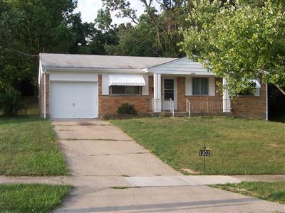 1302 Biloxi Dr, Cincinnati, OH 45231 photo 1