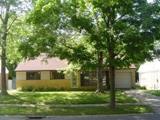 8821 Mockingbird Ln, Cincinnati, OH 45231 photo 1