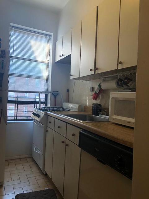 219 Albion Pl, Cincinnati, OH 45219 photo 5