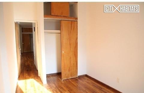 7900 Tances Dr, Madeira, OH 45243 photo 4