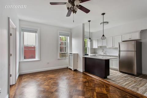 2013 Crest Rd, Forest Park, OH 45240 photo 1