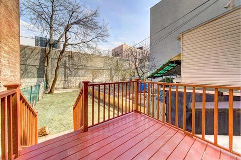2270 Loth St, Cincinnati, OH 45219 photo 1