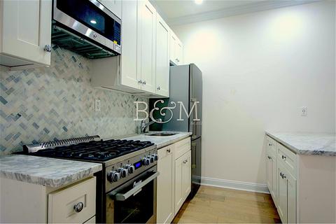 6972 Cambridge Ave, Mariemont, OH 45227 photo 2