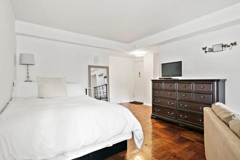 7510 Castleton Pl, Cincinnati, OH 45237 photo 5