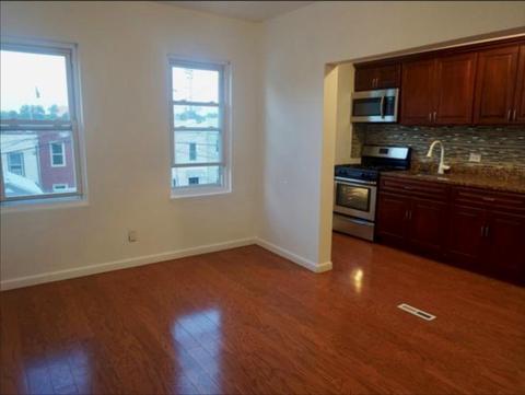 5013 Lillian Dr, Cincinnati, OH 45237 photo 1