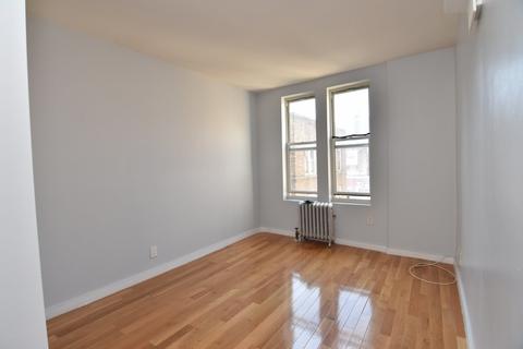 7524 Winton Rd, Cincinnati, OH 45224 photo 2