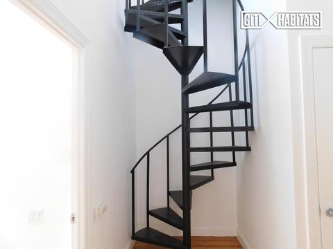 717 Avon Fields Ln, Cincinnati, OH 45229 photo 3