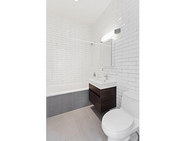 395 Probasco St, Cincinnati, OH 45220 photo 7