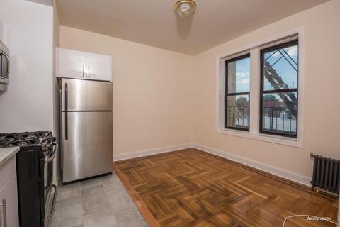 11005 Woodlands Way, Blue Ash, OH 45241 photo 6