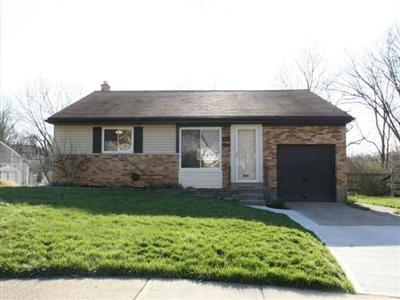 1041 Hollytree Dr, Cincinnati, OH 45231 photo 2