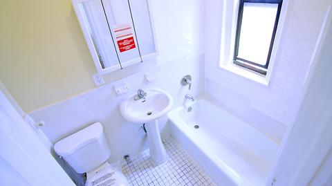 3835 Edge Hill Pl, Cincinnati, OH 45229 photo 4