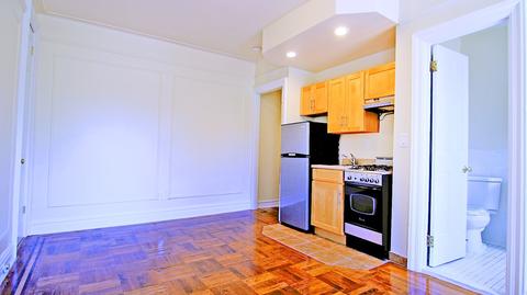 3835 Edge Hill Pl, Cincinnati, OH 45229 photo 2