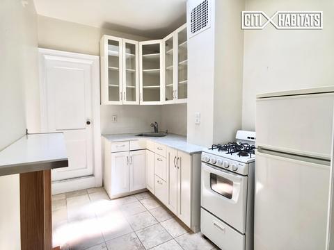 3200 Stanhope Ave, Cincinnati, OH 45211 photo 1