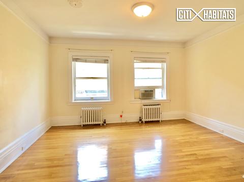 3200 Stanhope Ave, Cincinnati, OH 45211 photo 2