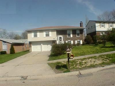 12016 Goodfield Cir, Cincinnati, OH 45240 photo 3