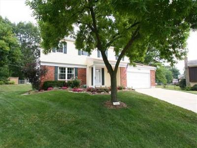 7998 Dunview Ct, Cincinnati, OH 45255 photo 1