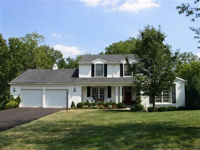 8376 Squirrelridge Dr, Cincinnati, OH 45243 photo 1