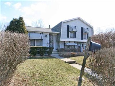 1221 Bellune Dr, Cincinnati, OH 45231 photo 1