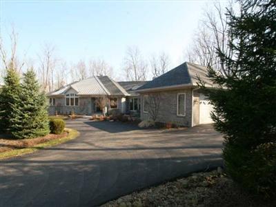 563 Locust Run Rd, Cincinnati, OH 45245 photo 1
