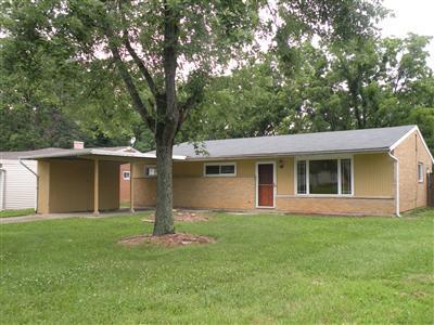 956 Hollytree Dr, Cincinnati, OH 45231 photo 1