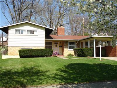 2 Hamlin Dr, Greenhills, OH 45218 photo 1