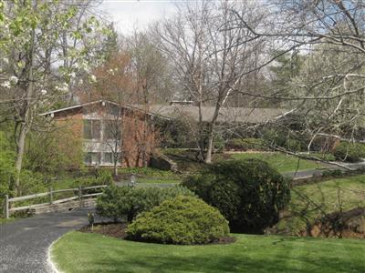 8460 Springvalley Dr, Cincinnati, OH 45236 photo 1