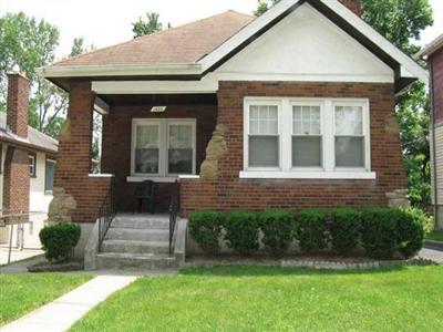 1925 Lawn Ave, Cincinnati, OH 45237 photo 1