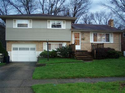 8981 Cotillion Dr, Cincinnati, OH 45231 photo 1
