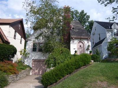 1012 Crest Cir, Cincinnati, OH 45208 photo 1
