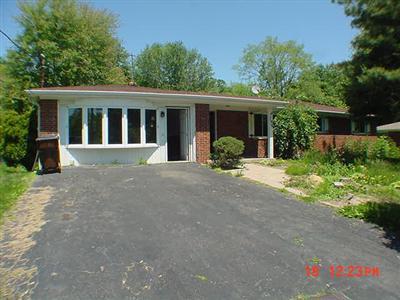 796 Fairway Dr, Cincinnati, OH 45245 photo 1