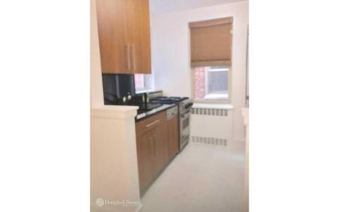 8847 Daly Rd, Cincinnati, OH 45231 photo 4