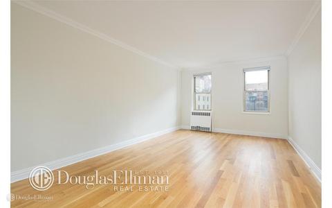 8847 Daly Rd, Cincinnati, OH 45231 photo 1