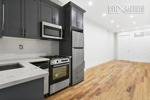 8535 Donegal Dr, Cincinnati, OH 45236 photo 1