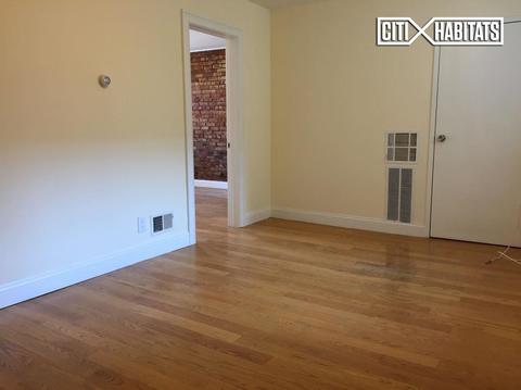 2002 Parkhurst Ct, Cincinnati, OH 45224 photo 5