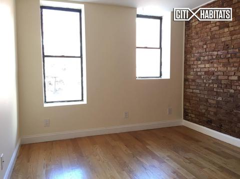 2002 Parkhurst Ct, Cincinnati, OH 45224 photo 1