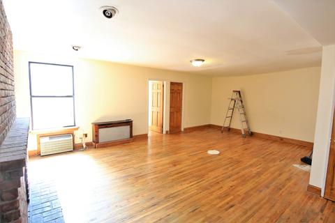 2894 Markbreit Ave, Cincinnati, OH 45209 photo 4