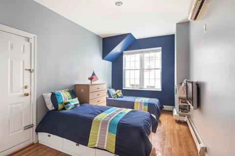 22 Junefield Ave, Greenhills, OH 45218 photo 7