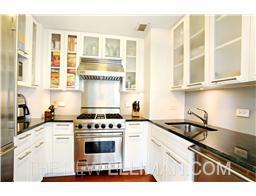 10861 Carnegie Dr, Forest Park, OH 45240 photo 4