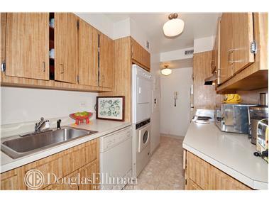 963 Springbrook Dr, Cincinnati, OH 45224 photo 5