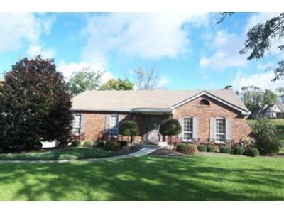 4616 Farview Ln, Cincinnati, OH 45247 photo 2