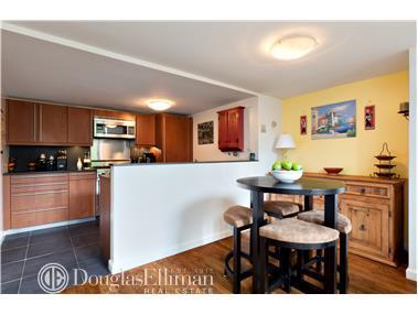 5403 Bluepine Dr, Cincinnati, OH 45247 photo 6
