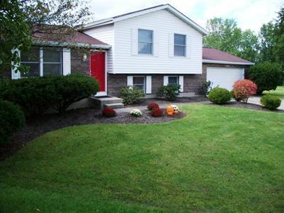 5403 Bluepine Dr, Cincinnati, OH 45247 photo 3