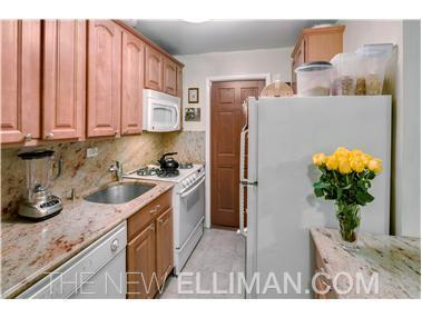 7 Spring Hill Dr, Mariemont, OH 45227 photo 4