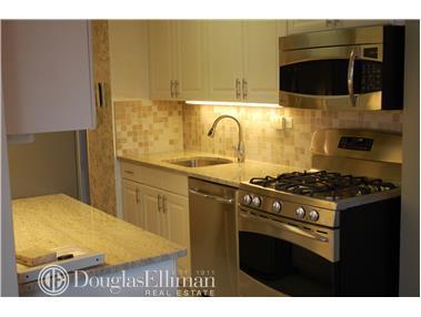 3511 Macpherson Pl, Cincinnati, OH 45245 photo 4