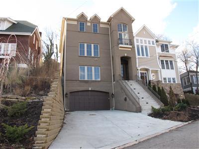 1045 Crocus Ln, Cincinnati, OH 45208 photo 1